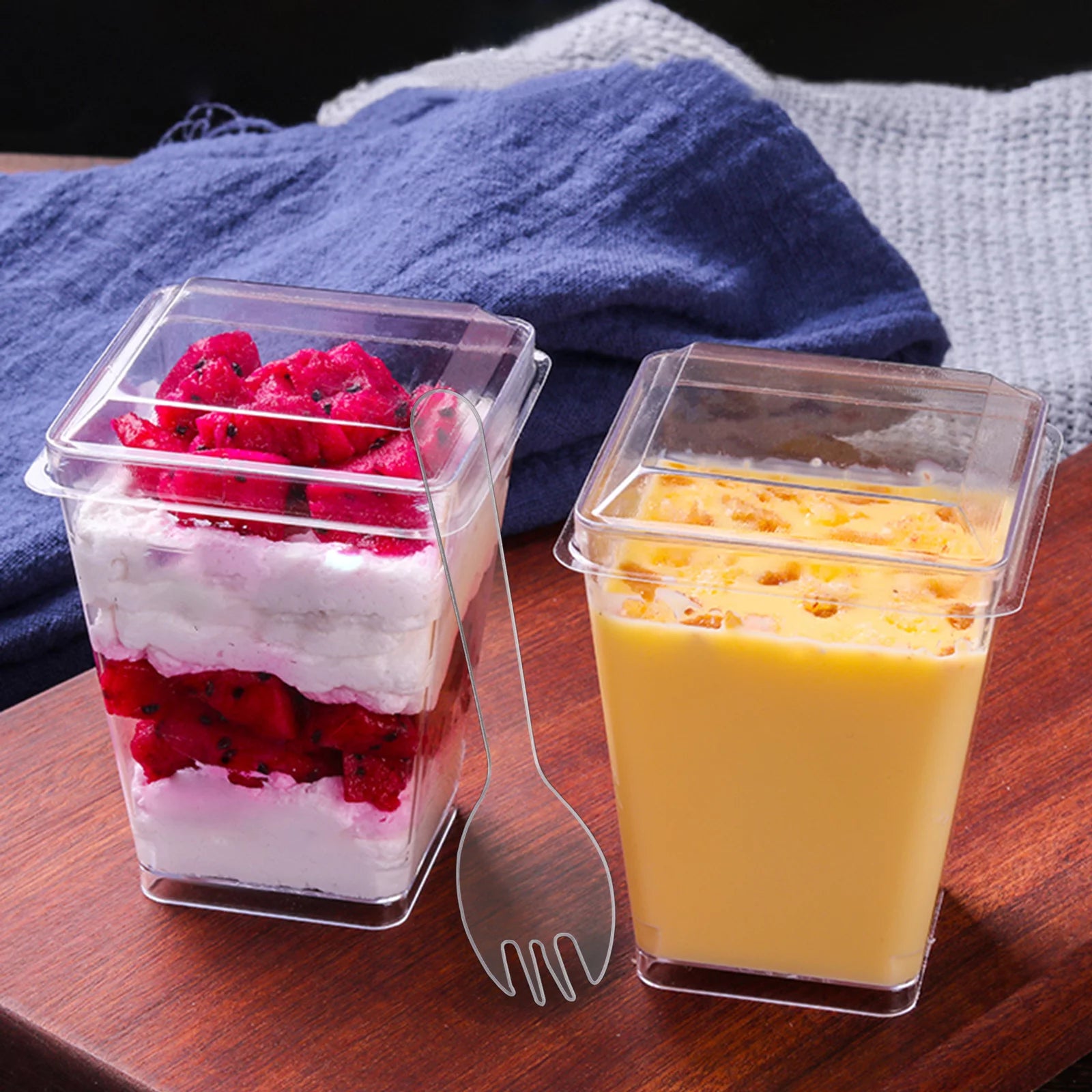 100 Pack 5.4oz Clear Dessert Cups with Lids and Spoons Y651