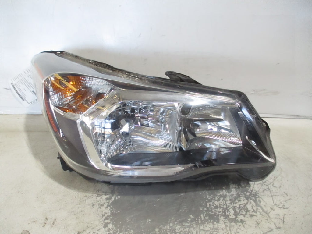 Pre-Owned 2014-2016 Subaru Forester Passenger RH Head Light Lamp OEM (Good)