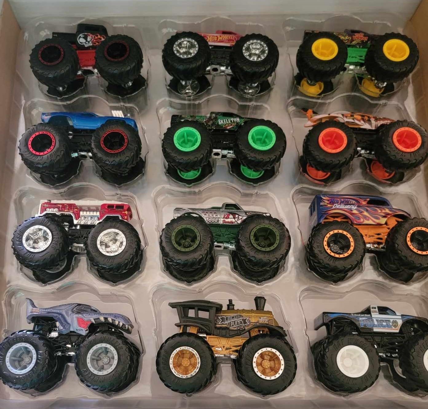 Monster Trucks Diecast Car 12-Pack H151