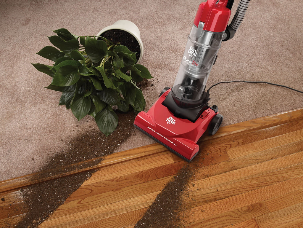 Bagless Upright Vacuum D890721