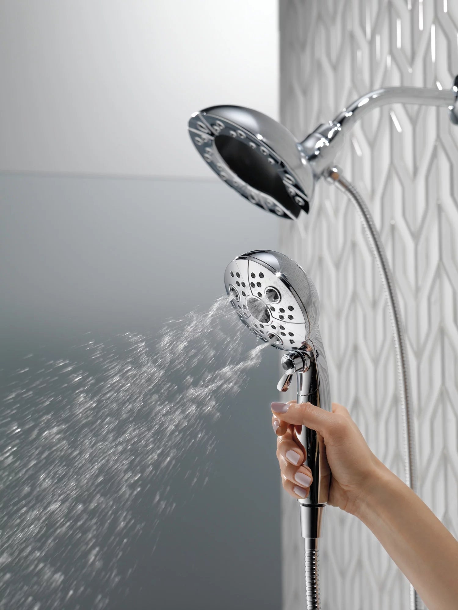 5-Spray Hand Shower and Shower Head Combo in Chrome L5559