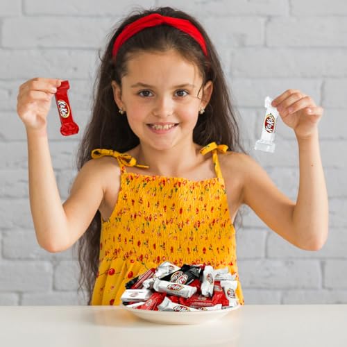 Miniatures Assorted Chocolate and White Creme Wafer Candy Bars, Individually Wrapped, 2lb W367259