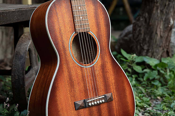 Parlor Acoustic Guitar R6282