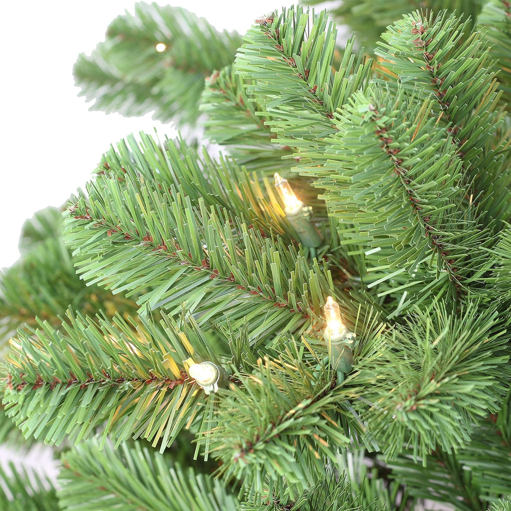 7.5 ft Pre-Lit Artificial Christmas Tree with Clear Incandescent Lights K59578