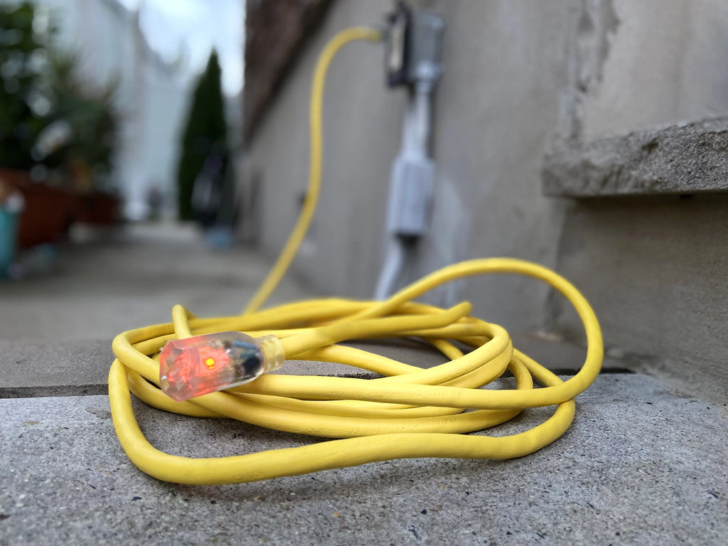 Yellow SJTW 15A Lighted Cord Set Q537