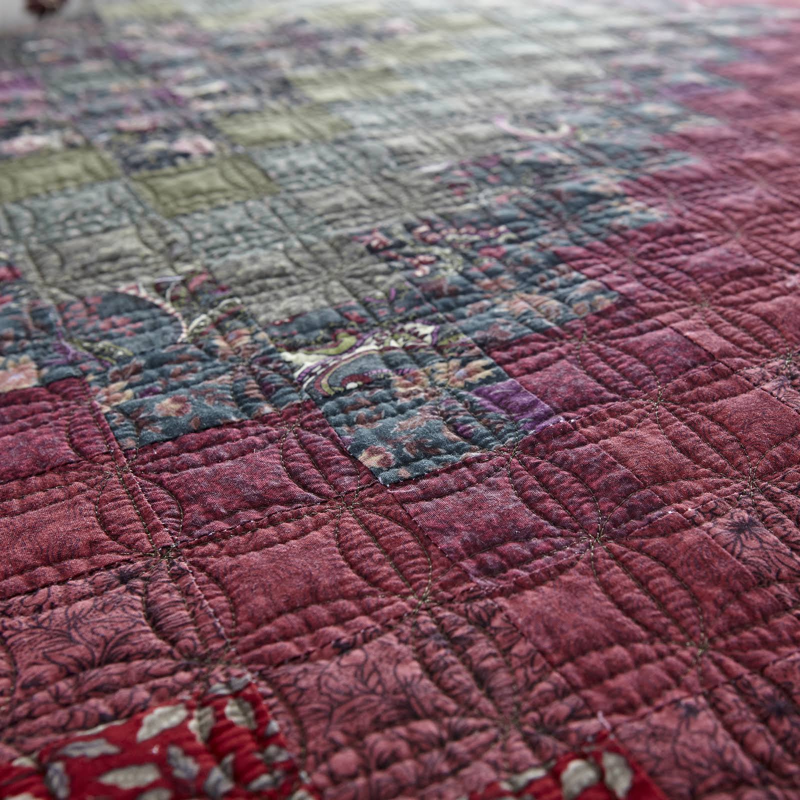 Cotton Pieced Quilt - Full/Queen F988795