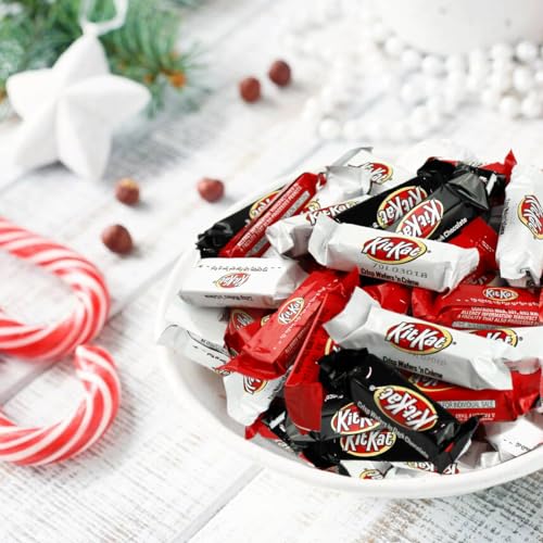 Miniatures Assorted Chocolate and White Creme Wafer Candy Bars, Individually Wrapped, 2lb W367259
