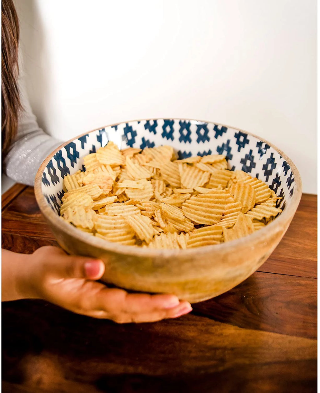 Salad Bowl with Serving Tongs, Mango Wood, Geometric Blue E491351