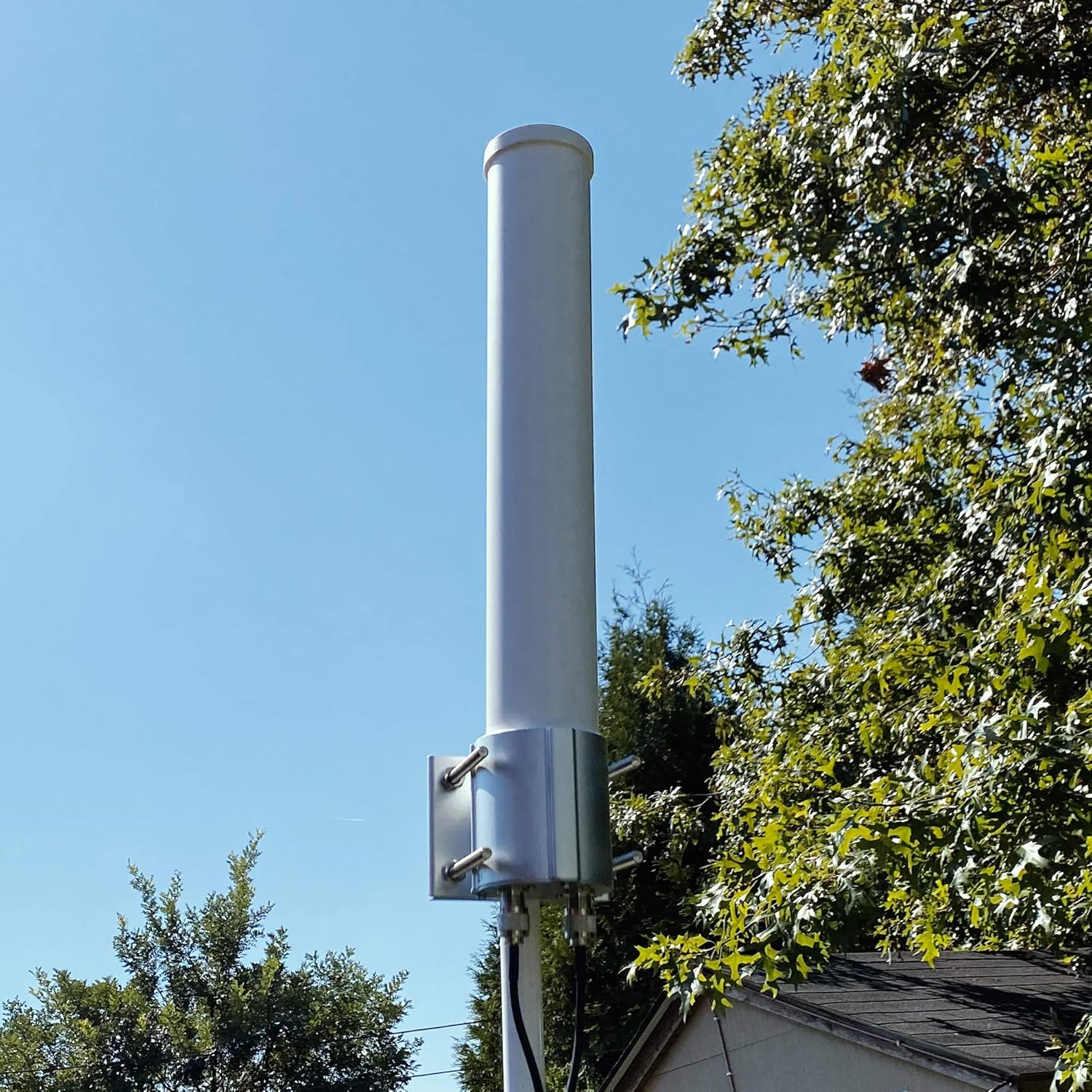 Omnidirectional 4G LTE MIMO Antenna, 12dBi Gain, Pole Wall Mount H339136
